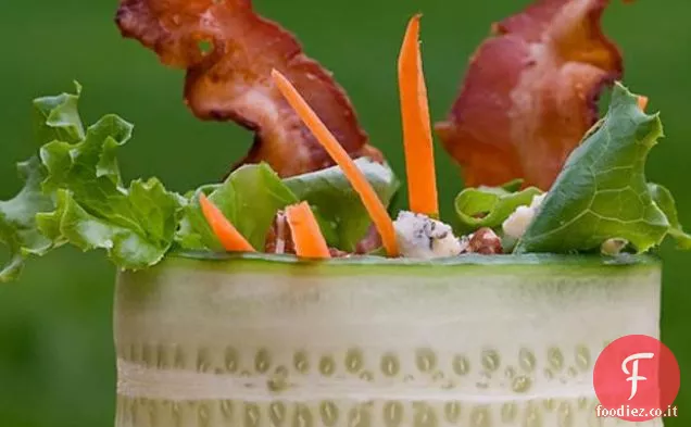 Insalata di cetriolo con pancetta e formaggio blu