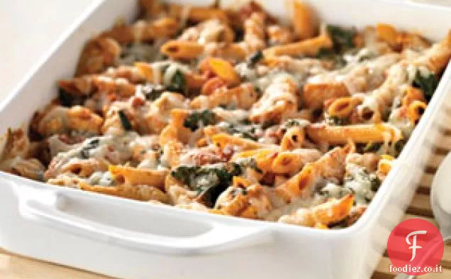 Tre-formaggio pollo Penne Pasta cuocere