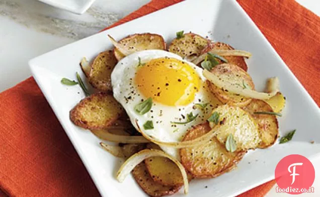 Monete di patate con uova fritte