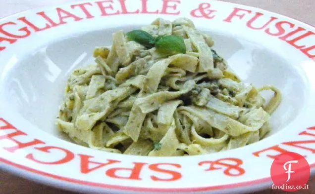 Tagliatelle al pesto e yogurt