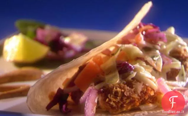 Tacos di pesce gatto con coriandolo Slaw Lime e salsa di crema Chipotle