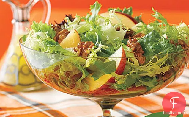 Insalata verde con Mele e Noci tostate