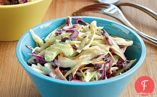 Insalata di cavolo croccante e cremosa