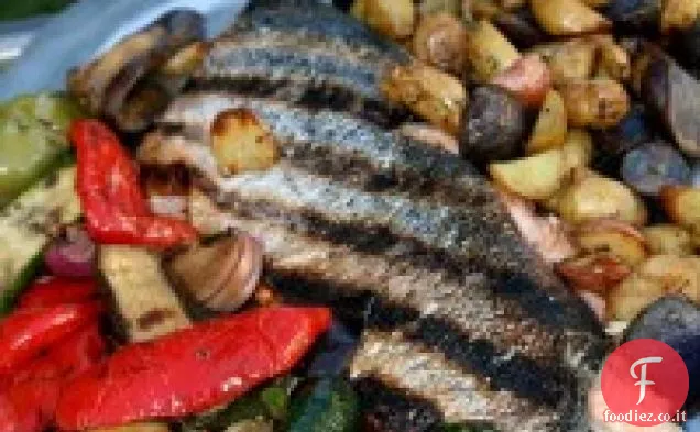 Burritos di salmone alla griglia con salsa di mango / cetriolo