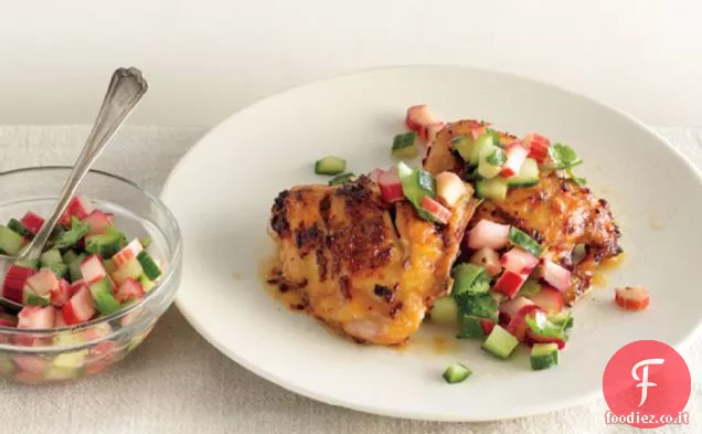 Cosce di pollo speziate con salsa di rabarbaro e cetriolo