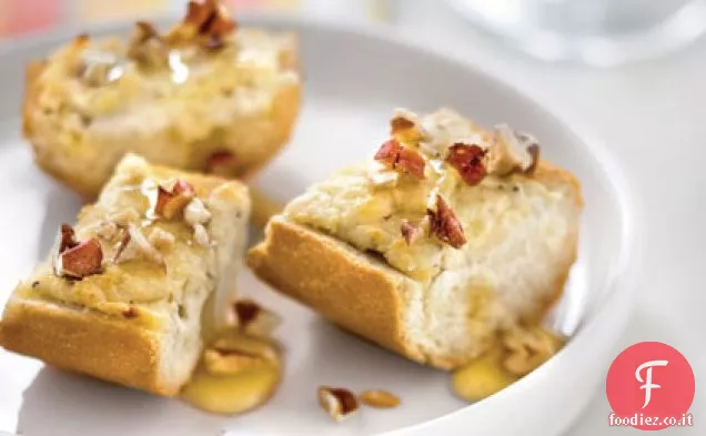 Pane caramellato al formaggio di capra e cipolla