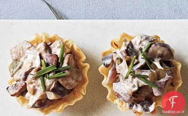 Cremoso funghi selvatici e formaggio di capra Tazze