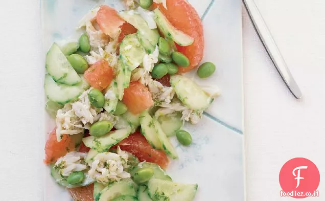 Insalata di granchio di cetriolo e pompelmo
