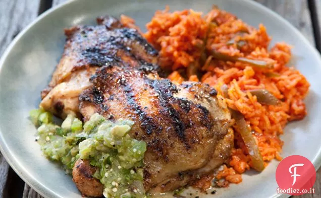 Cosce di pollo in crosta di cumino con salsa di tomatillo alla griglia