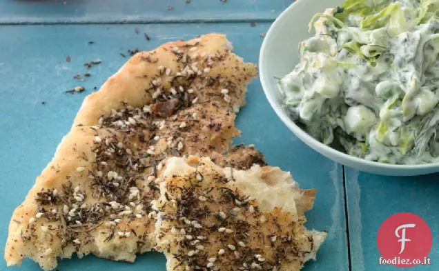 Za'atar Focacce con insalata di cetrioli e yogurt