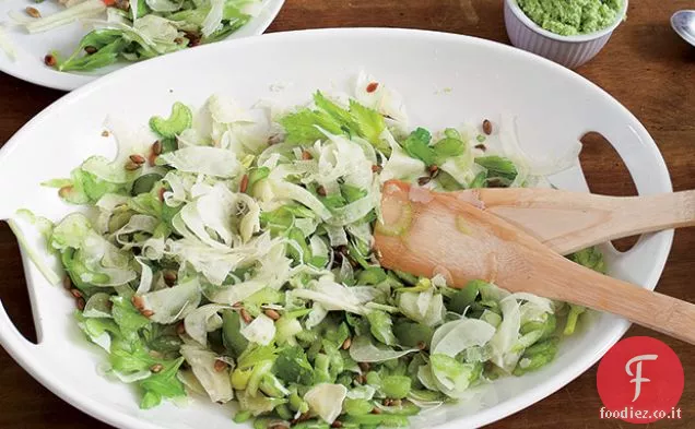 Insalata di finocchio e sedano con semi di zucca