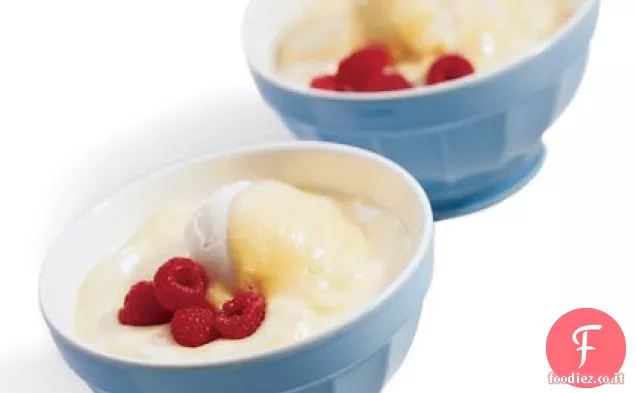 Caldo lampone Sundae galleggianti