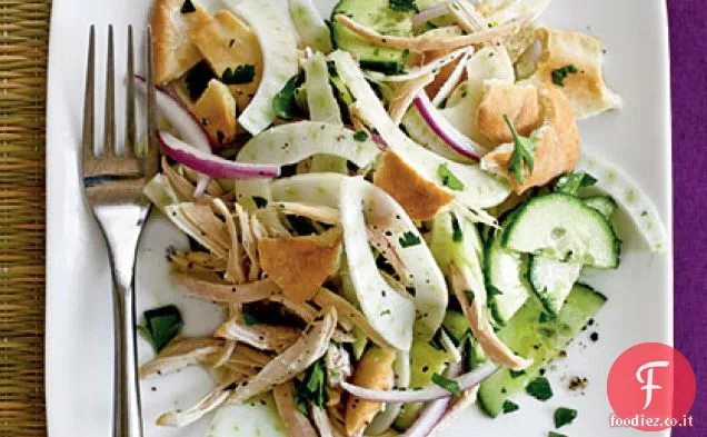 Insalata di pita con cetriolo, finocchio e pollo