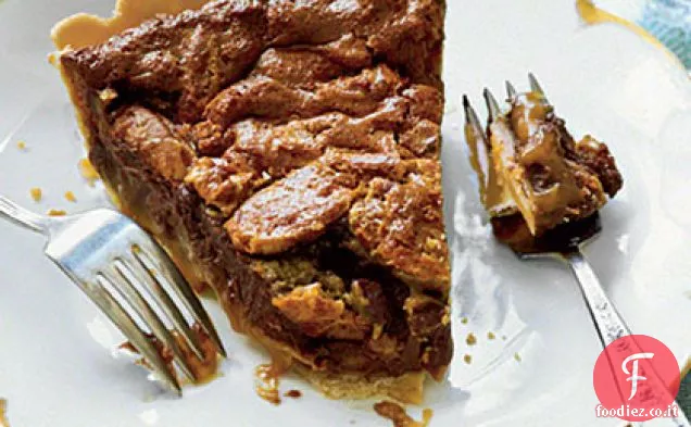 Torta di noci al cioccolato e caramello
