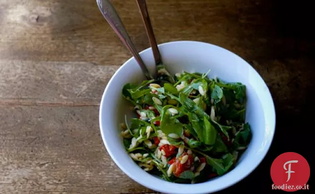 Insalata di Risoni Con Rucola e Pomodorini Arrostiti