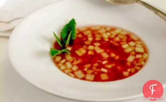 Gazpacho di anguria con cetriolo e olio di peperoncino