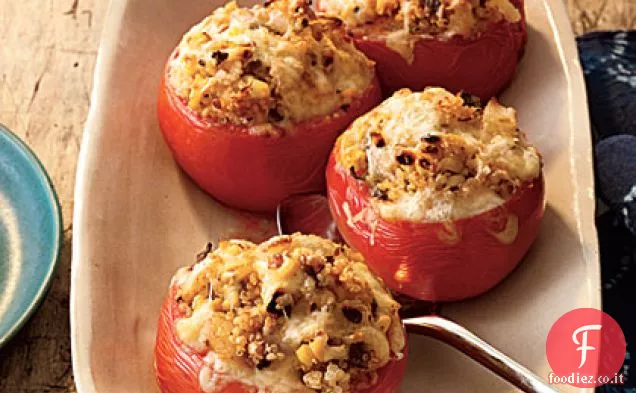 Pomodori al forno con quinoa, mais e peperoncini verdi