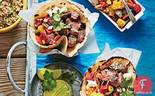 Tacos di bistecca con salsa carbonizzata