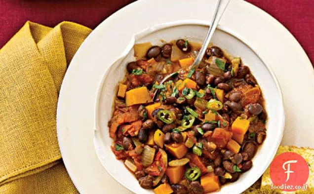 Peperoncino di fagioli neri con zucca invernale
