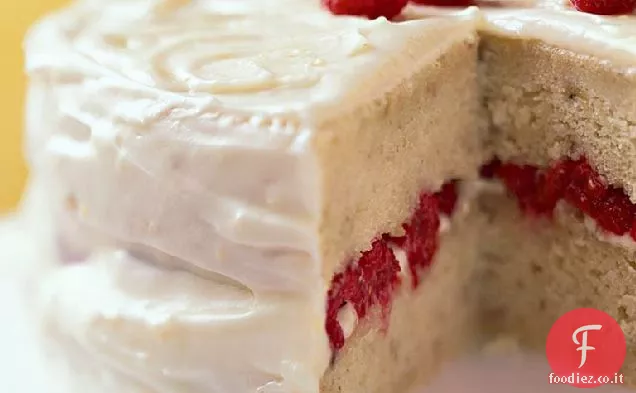 Torta di banana e lampone con glassa al limone