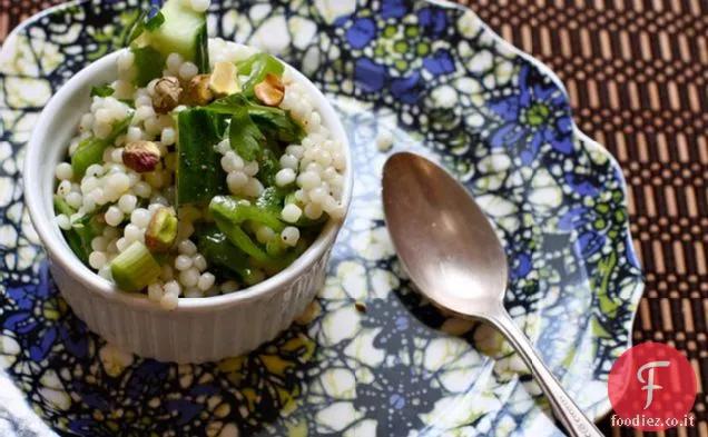 Insalata di couscous israeliana verde