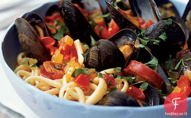 Chorizo-Ciotola di noodle di cozze