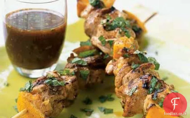 Spiedini di pollo alla griglia mediterranea