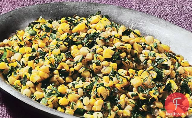 Mais estivo Sauté con tonnellate di erbe