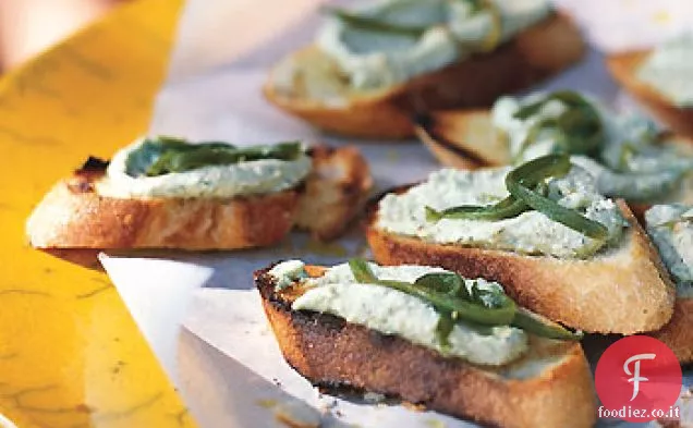 Crostini con Feta-Cile Spalmabile