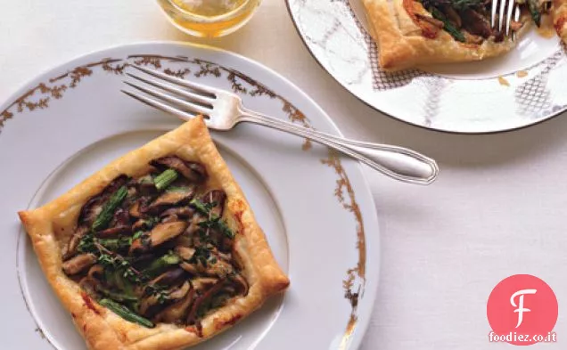 Crostate di asparagi e funghi