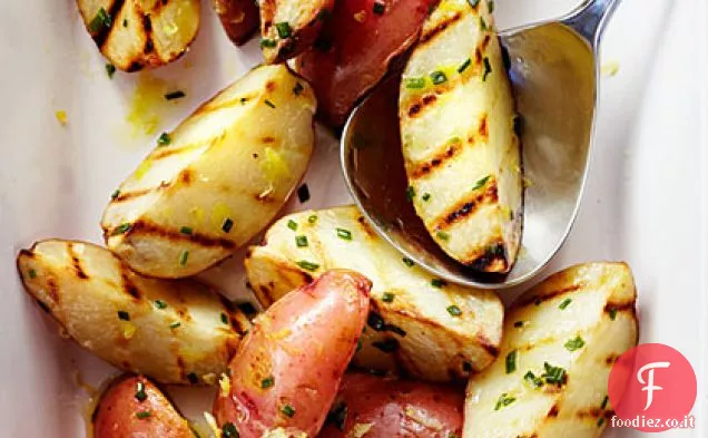 Patate al limone e erba cipollina grigliate