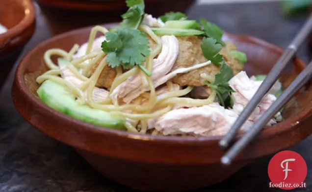 Tagliatelle fredde con salsa di arachidi