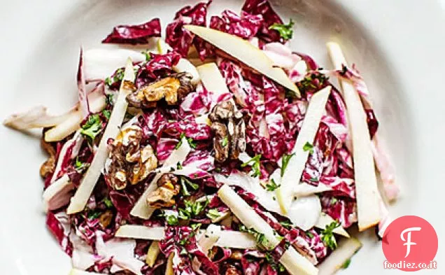 Insalata di radicchio Waldorf con salsa di sidro