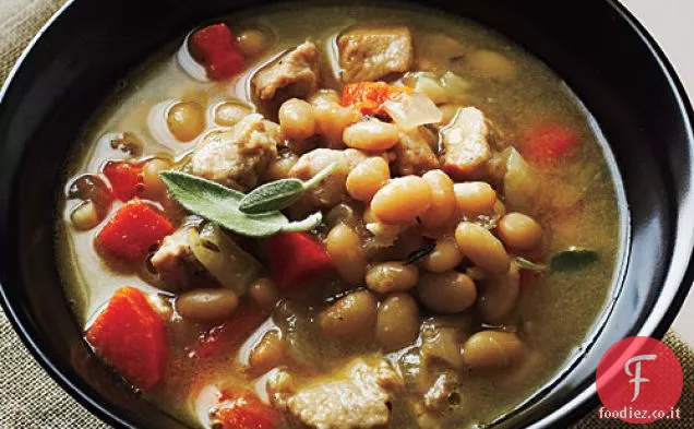 Carne di maiale e fagioli bianchi alle erbe