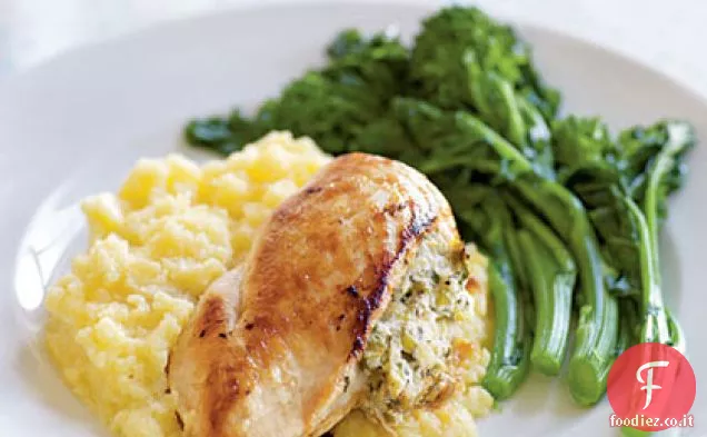 Petti di pollo ripieni di formaggio di capra, cipolline caramellate e timo