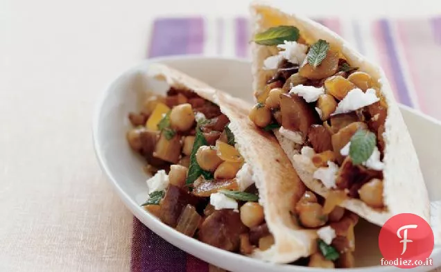 Panini con feta, ceci e pita di melanzane