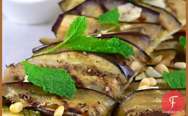 Pizza di Melanzane con Pesto Fresco e Pinoli