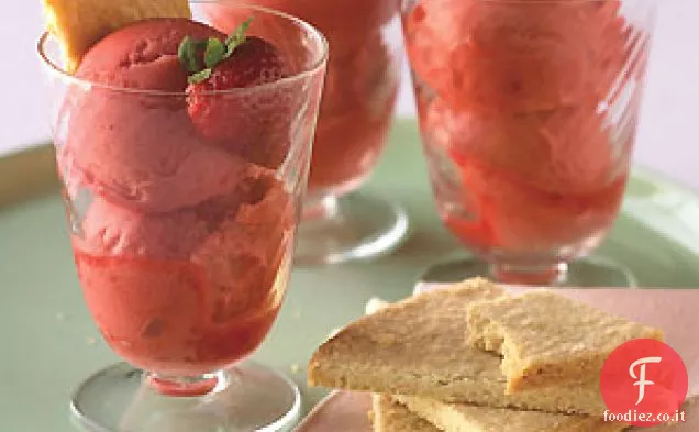 Sorbetto di Fragole fresche con biscotti di pasta frolla