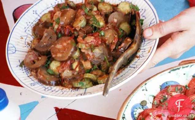 Melanzane e zucchine in salsa di pomodoro e aglio