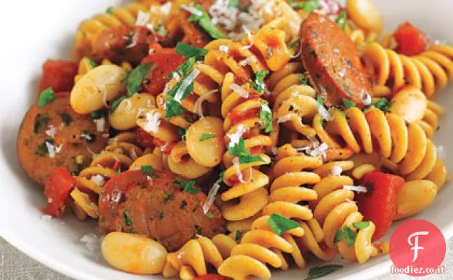 Salsiccia, Pomodoro, fagioli bianchi e cavatappi Pasta Toss