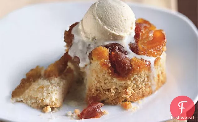 Dolci a testa in giù di mele al caramello