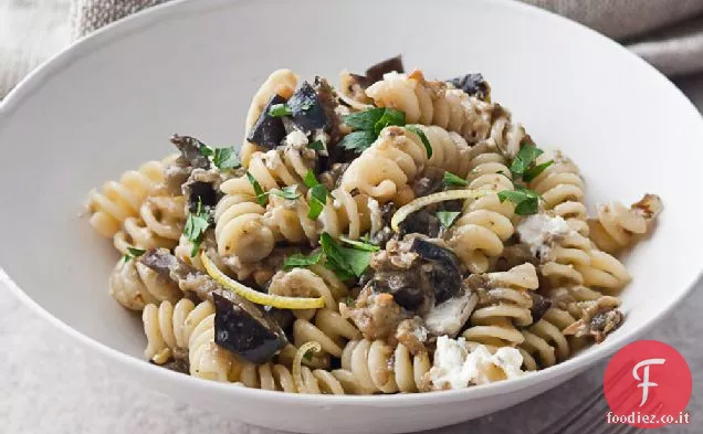 Fusilli con Melanzane Arrosto e Formaggio di Capra