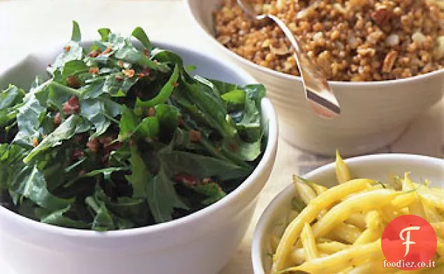 Insalata di tarassaco con condimento caldo di pancetta