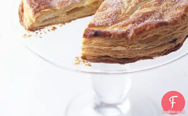Crostata di Pasta Sfoglia Ripiena di Crema di Mandorle