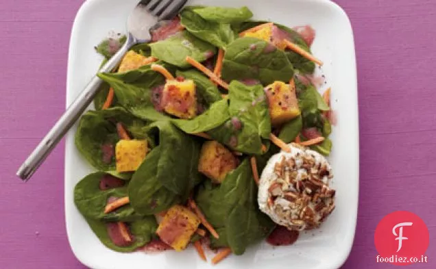 Insalata di formaggio di capra in crosta di pecan con vinaigrette al melograno