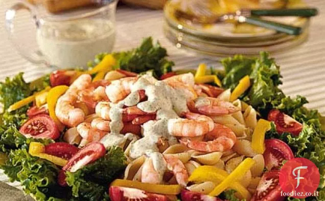 Insalata di pasta di gamberetti con condimento della Dea verde