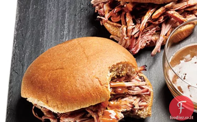 Panini di maiale tirato con salsa di senape