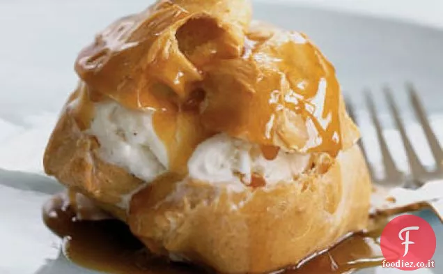 Sbuffi di crema con gelato e Caramello