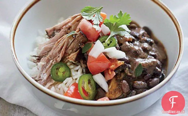 Spalla di maiale cubana con fagioli e riso