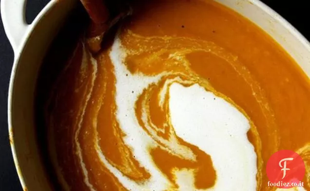 Zuppa di zucca al curry cremosa vegana